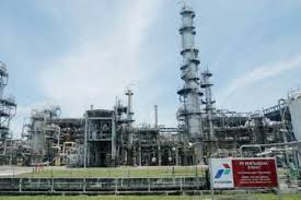 The blast occurred at the balongan oil refinery in the indramayu region in the early hours of monday morning (local time). Wisata Iptek Indramayu Pertamina Balongan Indramayu
