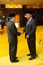 Oh.i love coffee and meeting like minded peoples.find freedom online. Mahaguru58 Abdullah Badawi S Crony Acts As A Malay Sultan