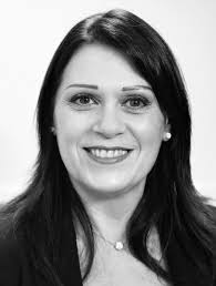 Una ragazza di 29 anni, sonia di maggio, originaria di rimini e che da qualche tempo viveva in salento con il fidanzato, è stata uccisa in località specchia gallone, a minervino di lecce. Sonia Peronaci Wikipedia