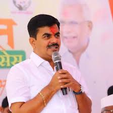 महापालिकेवर हक्कभंगाची टांगती तलवार-खा.चव्हाण