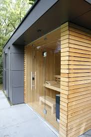 Hier Findest Du Fotos Von Einrichtungsideen Lass Dich Inspirieren Gartensauna Gartendusche Pool Haus