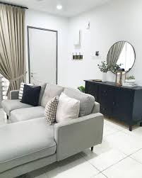 Ruang tamu merupakan salah satu ruangan yang bisa anda dekorasi terlebih dahulu. Dekorasi Bertemakan Black White Yang Super Cantik Moden Minimalis Ilham Dekorasi