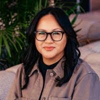 Lillie Stokes's Instagram, Twitter & Facebook