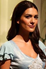 Berguzar Korel Turkish Actress B 1982 Unluler Sac Kadin