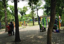 Wisata taman tirto gumarang berlokasi di sampe, ngancar, kec. Hutan Kota Surabaya