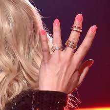 Miranda Lambert Showed Off Her Rose Gold Engagement Ring Onstage At The Acm Awards Miranda Lambert Engagement Ring Miranda Lambert Wedding Rose Gold Engagement Ring