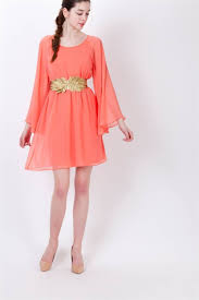 Complementos para un vestido rojo. Vestidos Color Coral El Color De La Primavera Y Verano