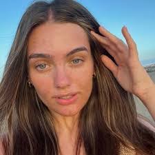 Kayleigh Mcleod's Instagram, Twitter & Facebook