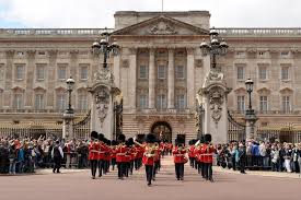 Englands viertgrößte stadt liegt etwa 35 meilen südlich von leeds an den flüssen don und rivelin am fuße der derbyshire hills. Sehenswurdigkeiten In London England Sehenswurdigkeiten Buckingham Palace Sehenswurdigkeiten