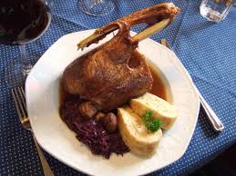 Knusprige martinsgans auf der spreearche. Martinsgans Brauchwiki