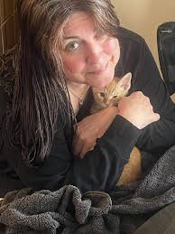 5-year-old befriends squirrel in Pittsburgh, PA