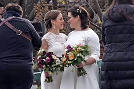 The couple have known each other since they were young children. Chuck Schumer S Daughter Alison Weds Elizabeth Weiland In Brooklyn