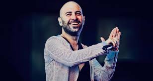 Benvenuto nella pagina ufficiale di giuliano sangiorgi i contenuti sono curati dallo staff dei negramaro Giuliano Sangiorgi Cittadino Onorario Di Caltanissetta Madonielive Com
