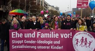 Es wurden jede menge transparente gebastelt, auf denen steht unser kiez bleibt. Homophobe Demo Fur Alle Kommt Nach Munchen Queer De