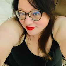 Where to find the best peaches during peak season?