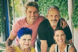 Biografía de miguel bose y wikipedia información. Miguel Bose Un Verano Tranquilo A La Espera Del Juicio Pendiente Famosos