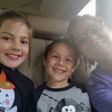 Lindsey Botkin's Instagram, Twitter & Facebook