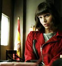 Una voce, quella di tokyo, apre i 100 secondi del trailer. La Casa Di Carta 5 Curiosita Su Ursula Corbero Tokyo Gogo Magazine