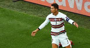 Le portugal a posé le pied sur le ballon et la hongrie a du mal à exister dans la moitié adverse. Ip2v3fck1l6lum