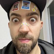 Dennis Schaller's Instagram, Twitter & Facebook