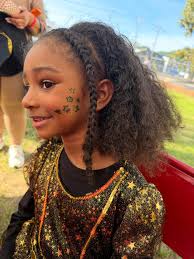 Every month we host a new, fun Sip n Paint class! Make sure to check us out  and sign up for April! 🤗🥰🤗