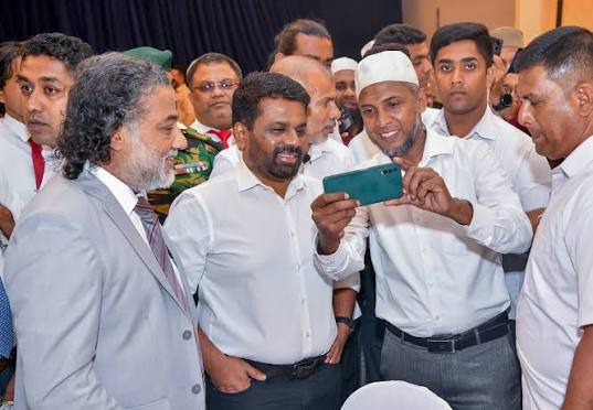 President Anura Kumara Dissanayake attended an Iftar gathering held yesterday (18) evening at the President's House to mark the breaking of the daily fast observed by Islamic devotees during the holy month