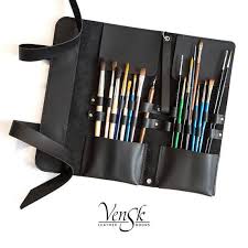 Leather Case For Art Brush Artist S Brush Case Etsy Leather Pencil Case Gifts For An Artist Brush Cases