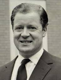 Edward John "Johnnie" Spencer, 8th Earl Spencer (1924-1992), Diana's father.
