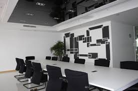 Black And White Interior Design Office A Very Sleek And Modern Conference Room Idea That Will Catch Many Eyes Small Home Office White Interior Conference Table