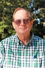 Barbara Dinning's Instagram, Twitter & Facebook