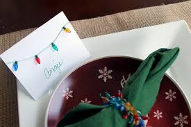 These place cards can sit atop plates or they can be fashioned to accentuate other tabletop essentials like napkins, silverware, or even edible treats. Simple And Inexpensive Diy Christmas Place Cards Tips Forrent