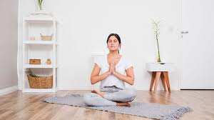 Aquí tienes 3 consejos para comenzar tu práctica de yoga en casa de una forma fácil y con constancia y aplicando estos consejos para hacer yoga en casa, tienes mucho ganado. Como Hacer Yoga En Casa Por Primera Vez Yogisima