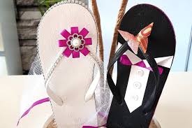 30,000 discarded flip flops used. Flip Flops Brautpaar Als Geldgeschenk Zur Hochzeit