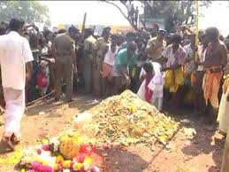 மேல்மலையனூர் அங்காளம்மன் மயானக்கொள்ளை 11-03-2013 - YouTube
