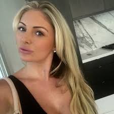 Amber Weeden's Instagram, Twitter & Facebook