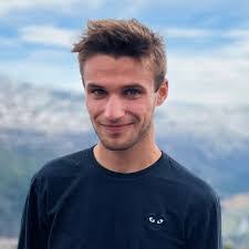 Robin Morehead's Instagram, Twitter & Facebook