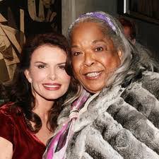 Susan Mcnaughton's Instagram, Twitter & Facebook