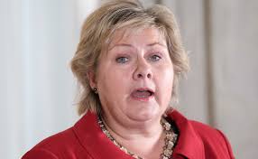 Statsminister erna solberg (h) følger med på. Erna Solberg The Local Europe