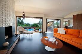Aug 03, 2018 · for a mid century modern living room and common areas, source decorative extras that evoke the 50's and 60's in saturated colors, like a trio of porcelain vases with naive patterns, sculptures in varying sizes for added drama, and wall hangings and mobiles boasting graphic shapes in vivid hues for unexpected jolts of color. 38 Absolutely Gorgeous Mid Century Modern Living Room Ideas