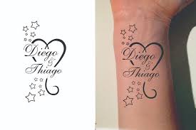 Stars wie lady gaga oder emma stone tragen es. Tattoo Handgelenk Design Designenlassen De