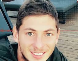 Emiliano Sala Projects :: Photos, videos, logos, illustrations and branding  :: Behance