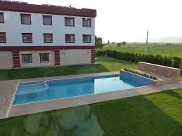 Piscine Exposee Plein Nord Picture Of Hotel Labella Bergama Tripadvisor