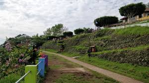 El mirador de catarina y el volcán masaya, en estos días de vacaciones ha sido unos de los «es un buen ambiente de tranquilidad y armonía para venir con las familias, en esta temporada se ven más turistas que vienen a visitar catarina, es un lugar para recrearse muy bonito, donde se respira paz. Mirador De Catarina Parque Malecon De Masaya Nicaragua Visions Of Travel