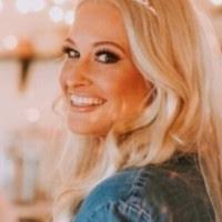 Kimberly Hallman's Instagram, Twitter & Facebook