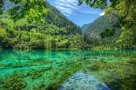 View pantai, pegunungan, danau, air terjun dan lain sebagainya, juga seringkali menjadi objek utama ketika bercerita tentang objek keindahan foto pemandangan. 5 Tempat Wisata Terindah Di Dunia Yang Terbentuk Oleh Alam Indonesia Itu Indah