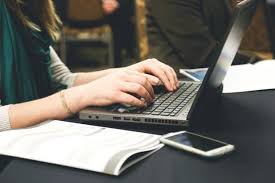 Anda juga dapat menghapus sekaligus banyak halaman kosong di dokumen microsoft word yang dihasilkan dari page break melalui kotak dialog find and replace. 5 Cara Hapus Halaman Kosong Di Microsoft Word Mudah Dan Cepat Teknologi Katadata Co Id