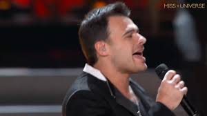 These evening gowns are STUNNING! 😍