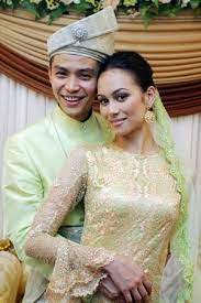 Para penggemar sepak bola menyambut penghargaan yang diraih oleh pemain kebanggaan mereka yang di tim nasional bermain. Mohd Faiz Mohd Raih Sanx Xox