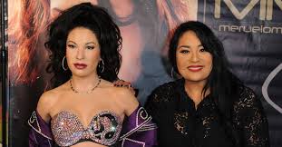 The family also attended the hollywood walk of fame ceremony for selena, along with chris in 2017. Suzette Quintanilla S Husband Details About Selena S Older Sister