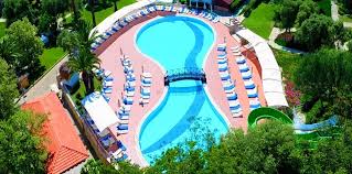 Tüm alışkanlıklarınızı değiştirebilecek kadar ferah ve konforlu… royal atlantis otelleri. Club Resort Atlantis